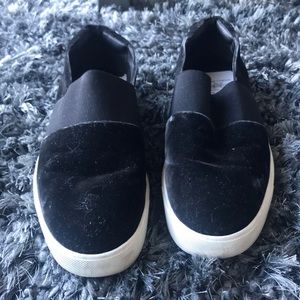 7.5 VINCE shoes, gently used.